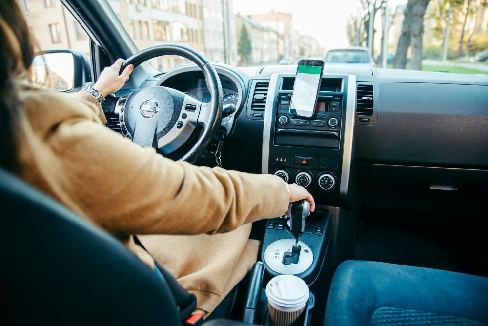 Кто должен уступать при перестроении и кто будет виноват в ДТП?