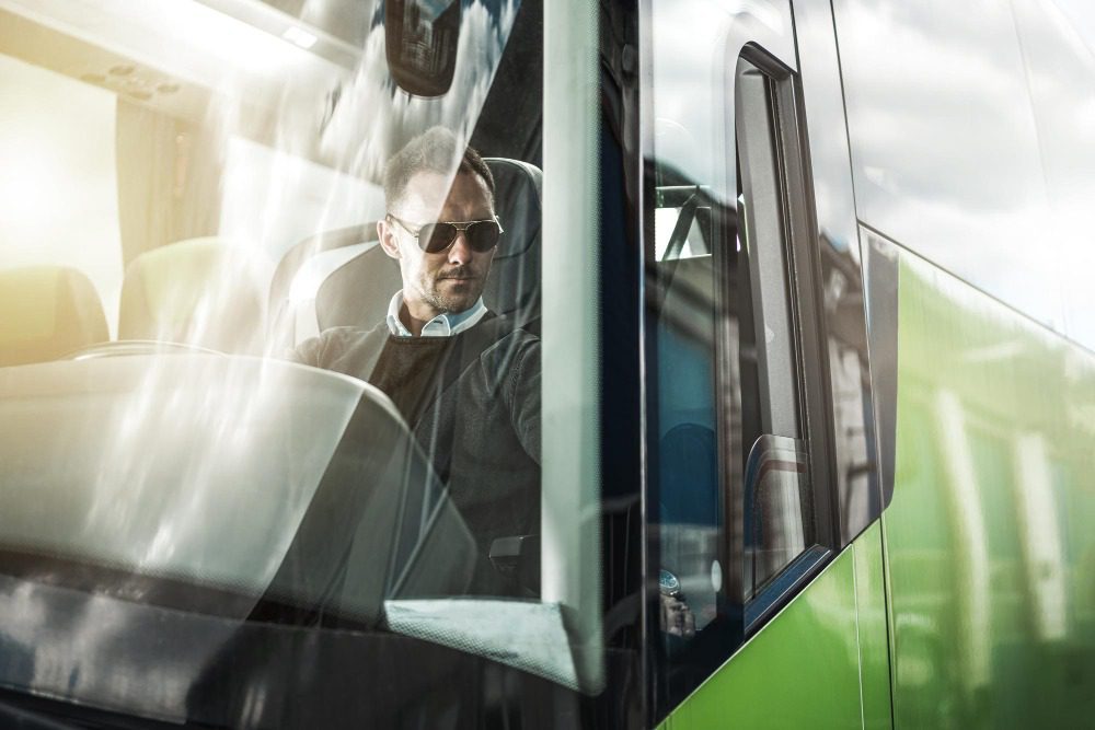 ДТП с автобусом. Водитель автобуса виновник ДТП. Что делать автомобилисту?