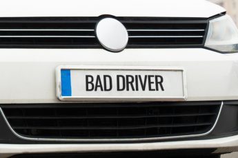 Как расшифровываются буквы на номерах машин? 18 Как расшифровываются буквы на номерах машин?