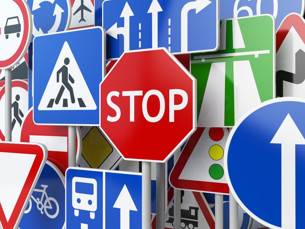 «Стоянка запрещена»: все, что надо знать про знак